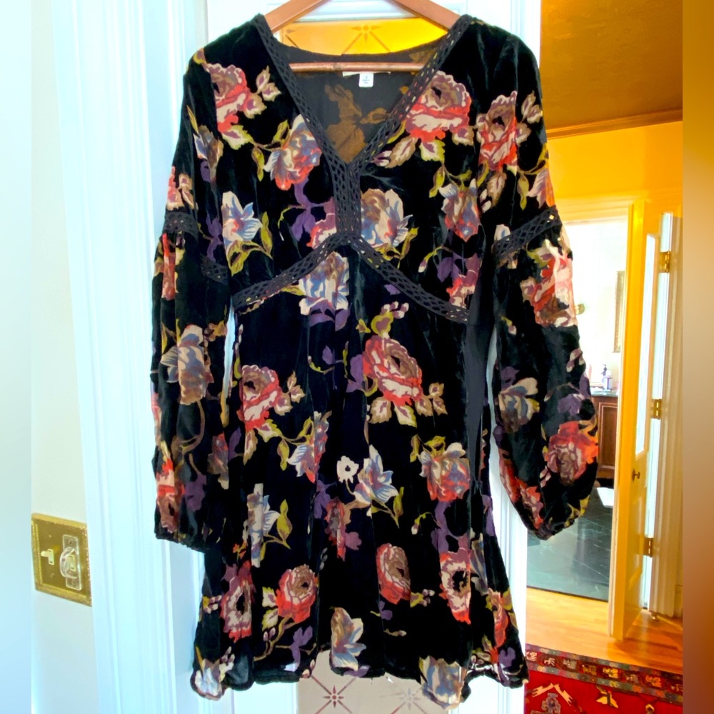 Black mini velvet floral dress